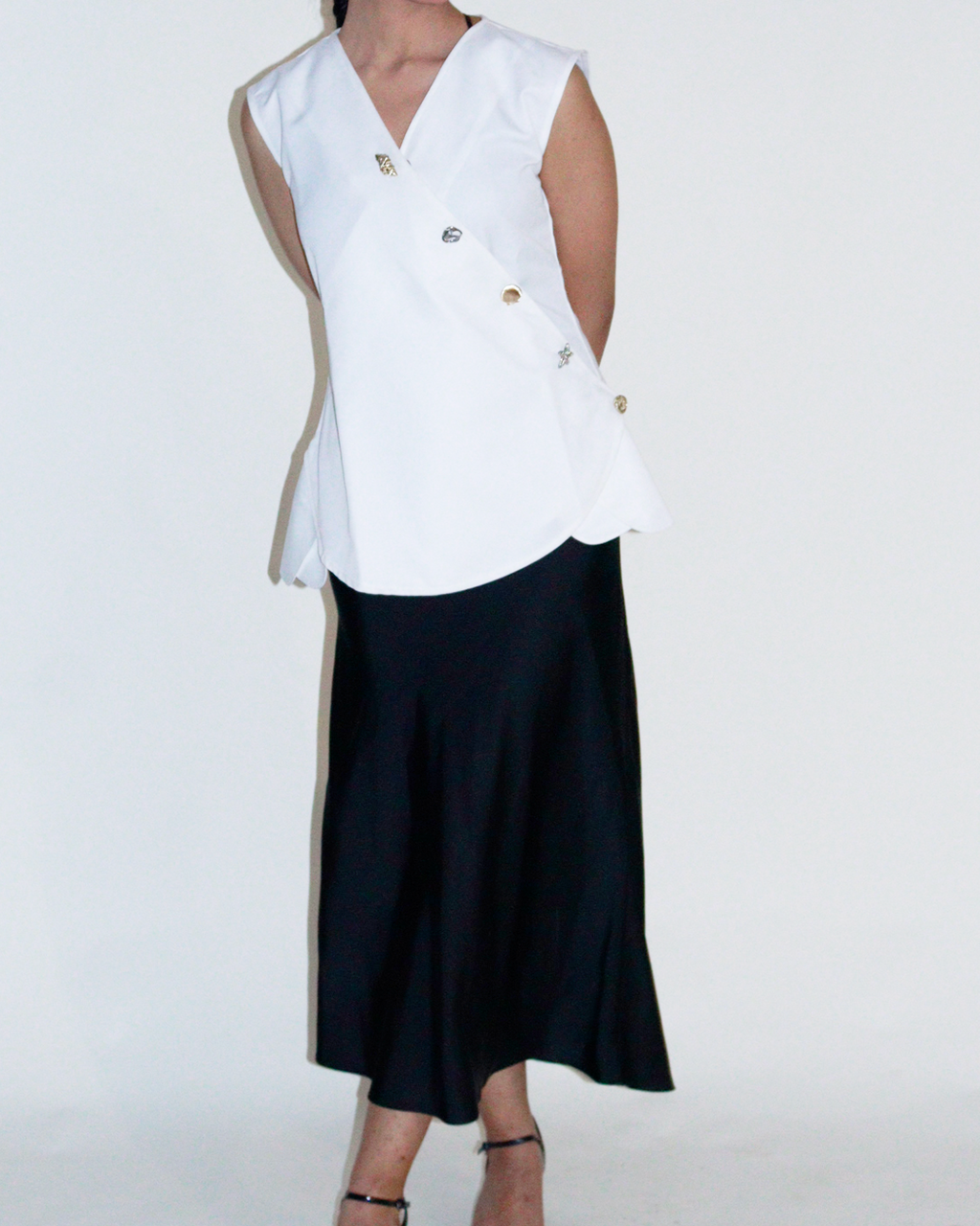 THE EXECUTIVE DRAPE