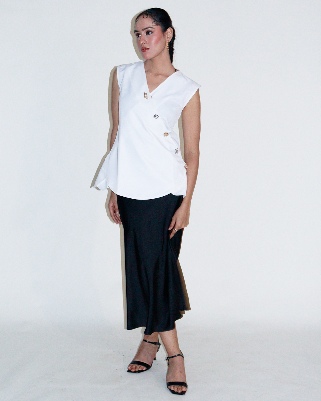 THE EXECUTIVE DRAPE